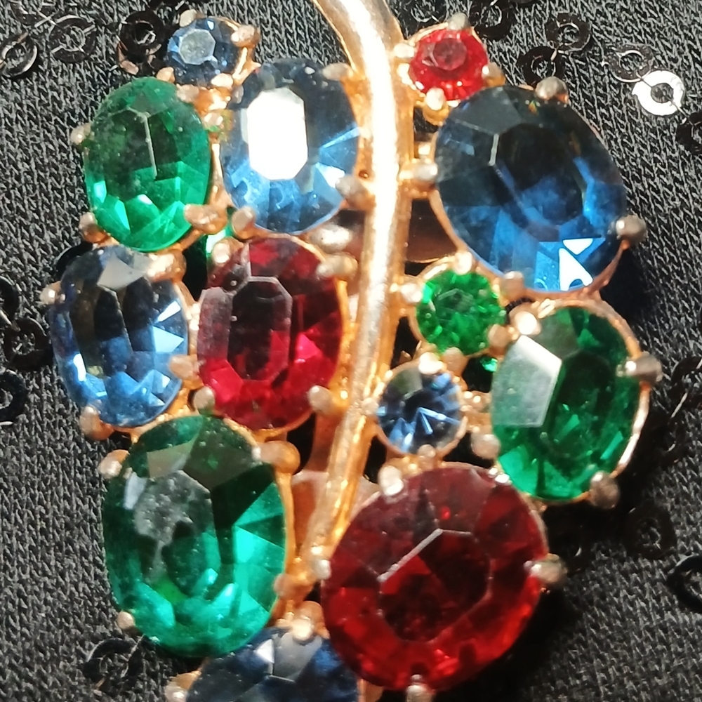 Elegant Multicolor Gemstone Brooch